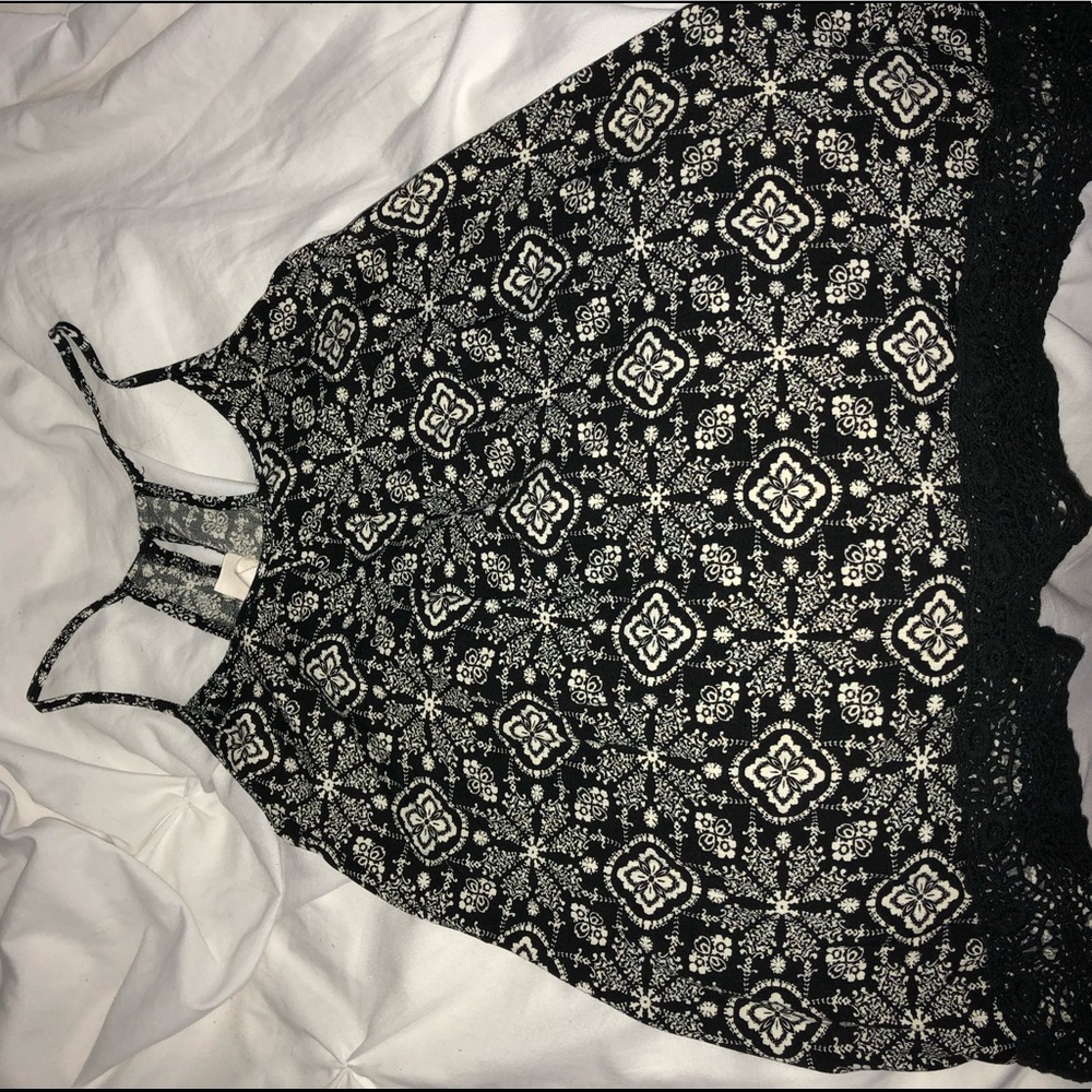 black and white fun patterned top!